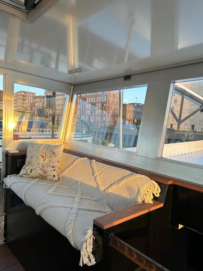 Bed and Breakfast Wheelhouse Euphrate Houseboat Diemen Экстерьер фото